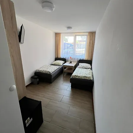 Bajkowe Zacisze - Basen, Ping-pong, Bilard Konukevi