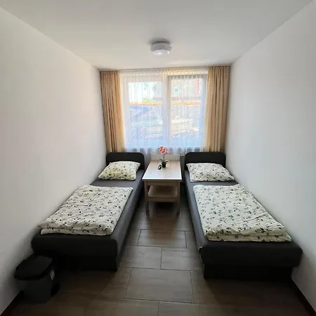 Konukevi Bajkowe Zacisze - Basen, Ping-pong, Bilard